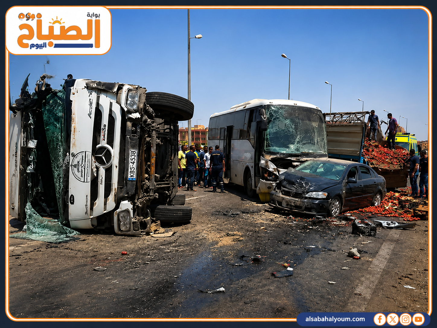 لحظات رعب على طريق السادات.. انقلاب سيارة نقل واصطدام بأتوبيس عمال